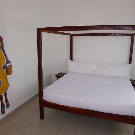 Sarawally Guesthouse Ampaya Exterior foto